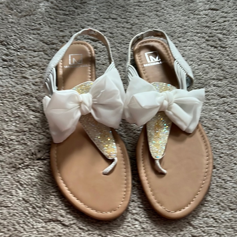 White bow sandals